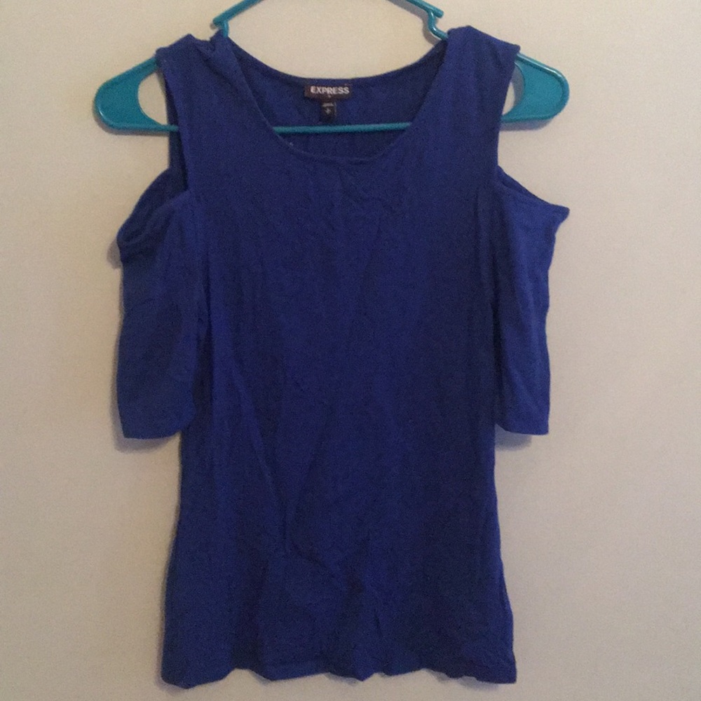 Electric blue, quarter length shirt